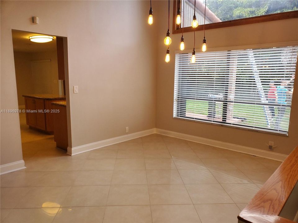 Active With Contract: $920,000 (5 beds, 3 baths, 3038 Square Feet)