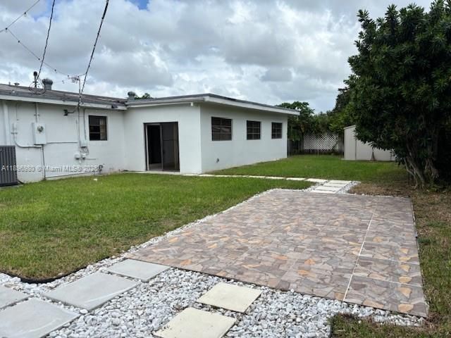 Active With Contract: $699,900 (4 beds, 2 baths, 1670 Square Feet)