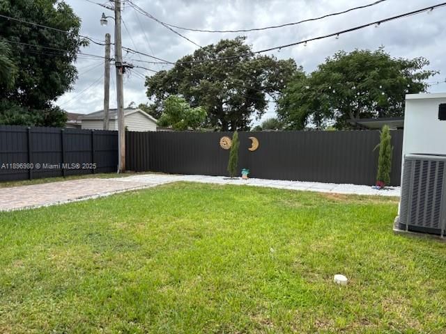 Active With Contract: $699,900 (4 beds, 2 baths, 1670 Square Feet)