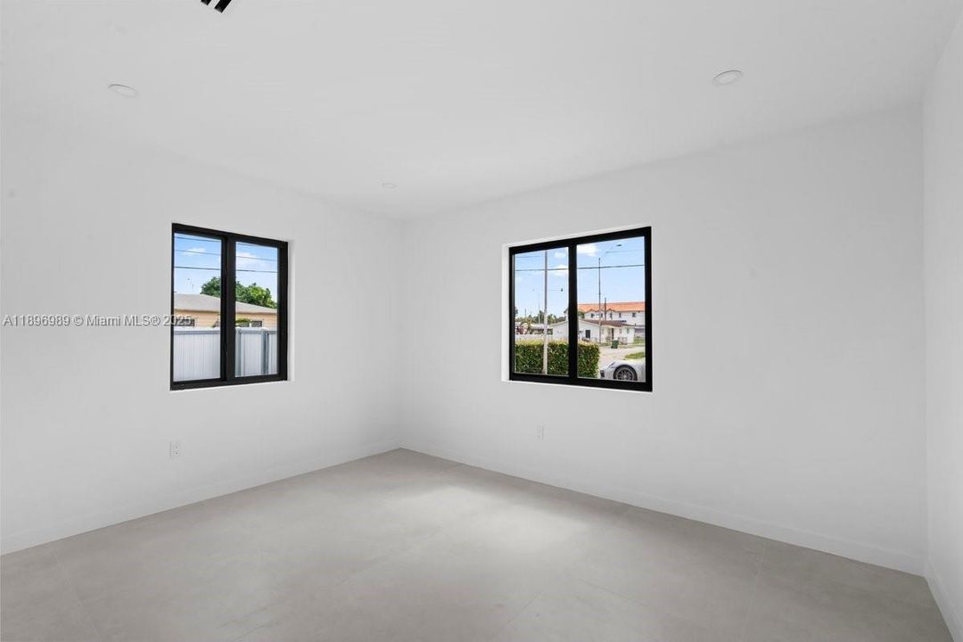 На продажу: $678,987 (3 спален, 3 ванн, 1256 Квадратных фут)