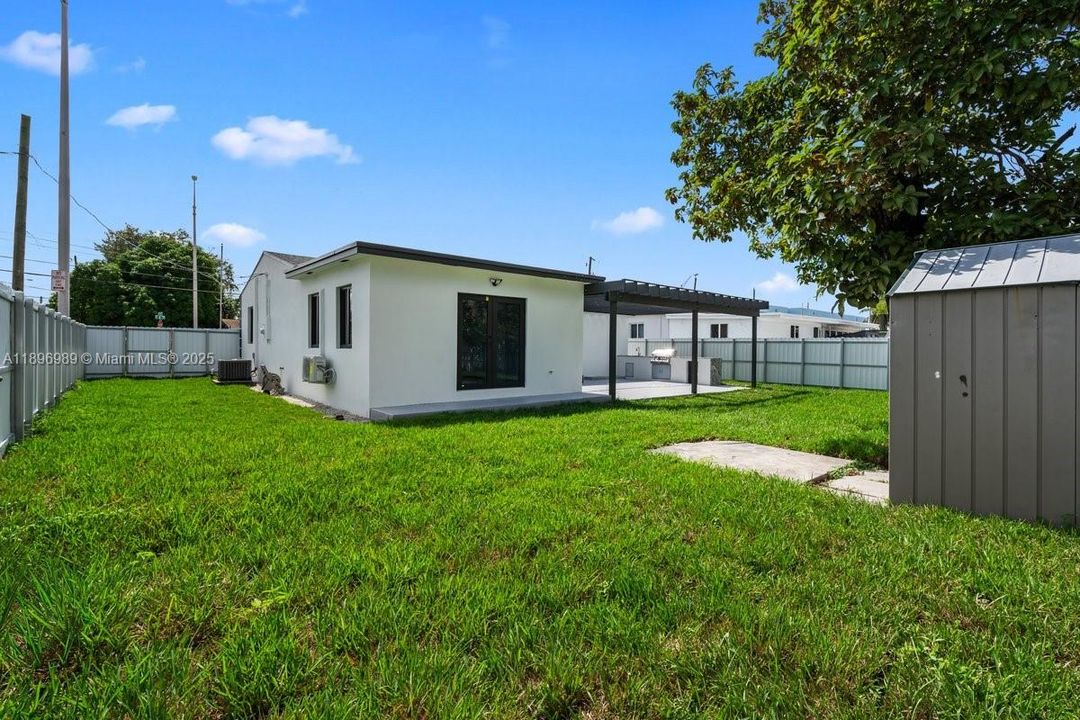 На продажу: $678,987 (3 спален, 3 ванн, 1256 Квадратных фут)