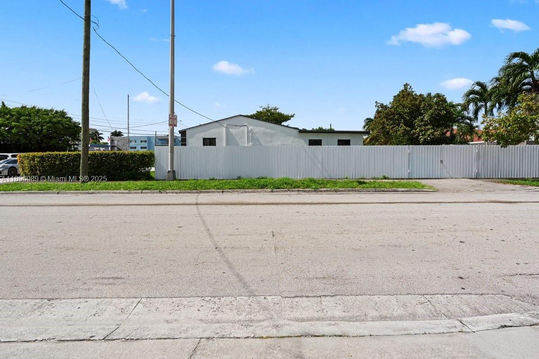 На продажу: $678,987 (3 спален, 3 ванн, 1256 Квадратных фут)