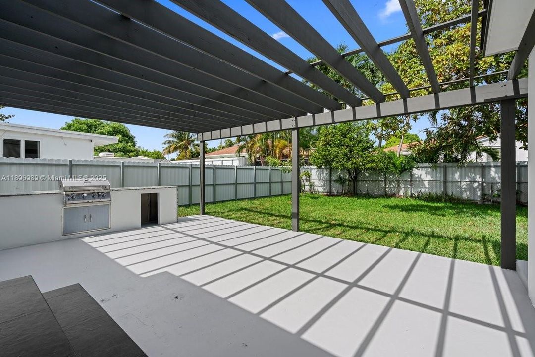 На продажу: $678,987 (3 спален, 3 ванн, 1256 Квадратных фут)