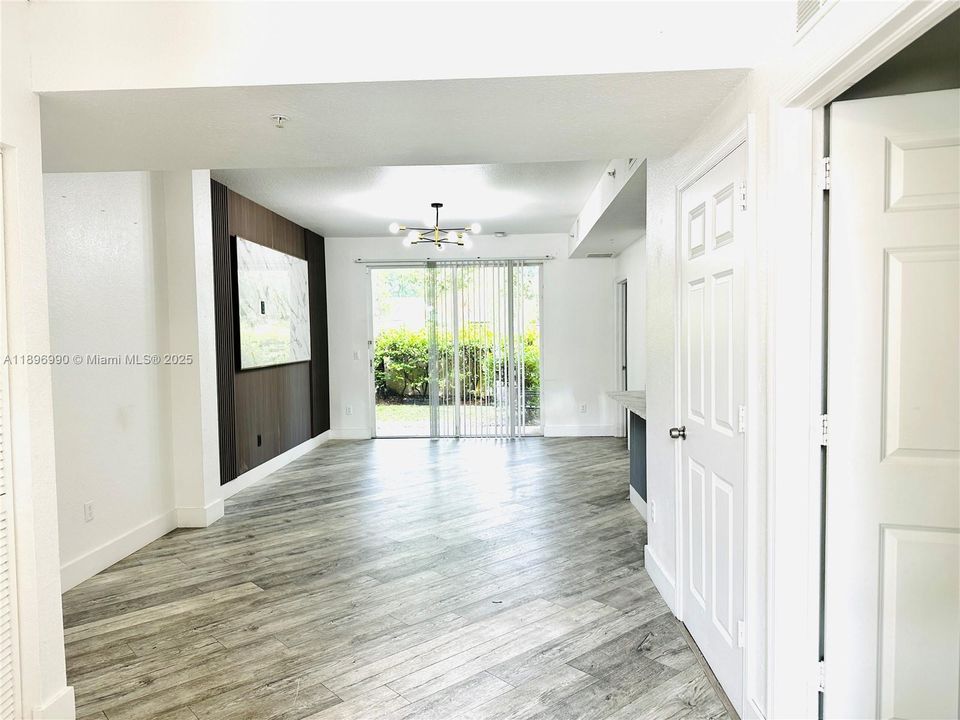 待售: $199,900 (2 贝兹, 2 浴室, 0 平方英尺)