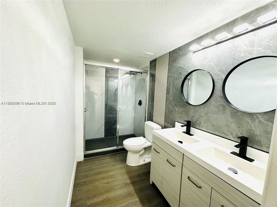 待售: $199,900 (2 贝兹, 2 浴室, 0 平方英尺)