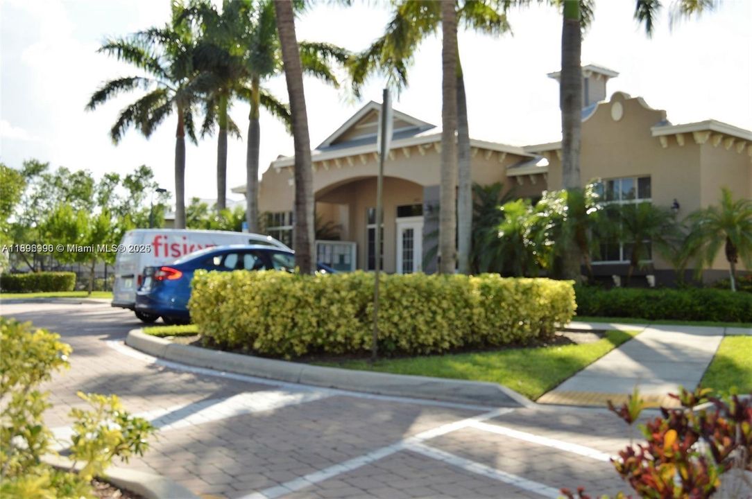 待售: $199,900 (2 贝兹, 2 浴室, 0 平方英尺)