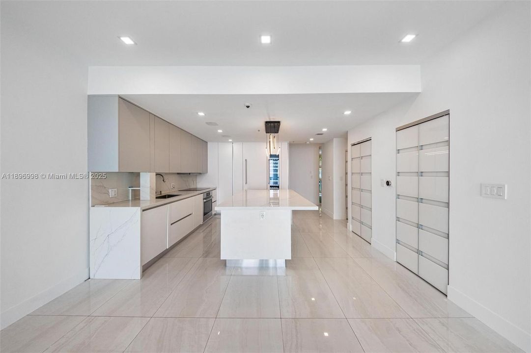 Recently Rented: $5,300 (3 beds, 2 baths, 1336 Square Feet)