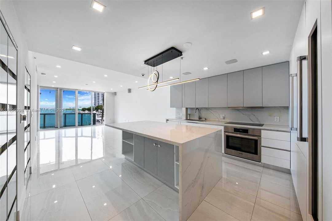 Recently Rented: $5,300 (3 beds, 2 baths, 1336 Square Feet)