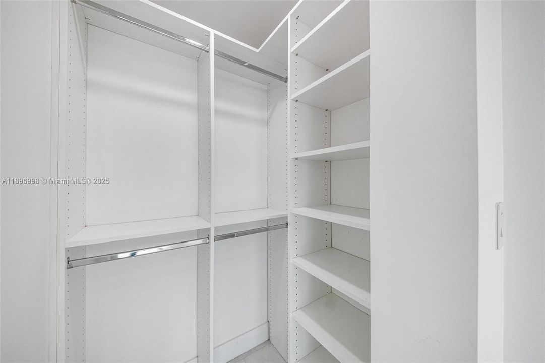 Recently Rented: $5,300 (3 beds, 2 baths, 1336 Square Feet)