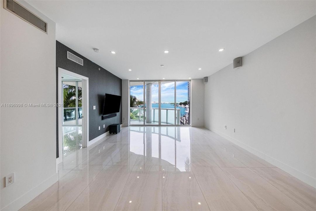 Recently Rented: $5,300 (3 beds, 2 baths, 1336 Square Feet)