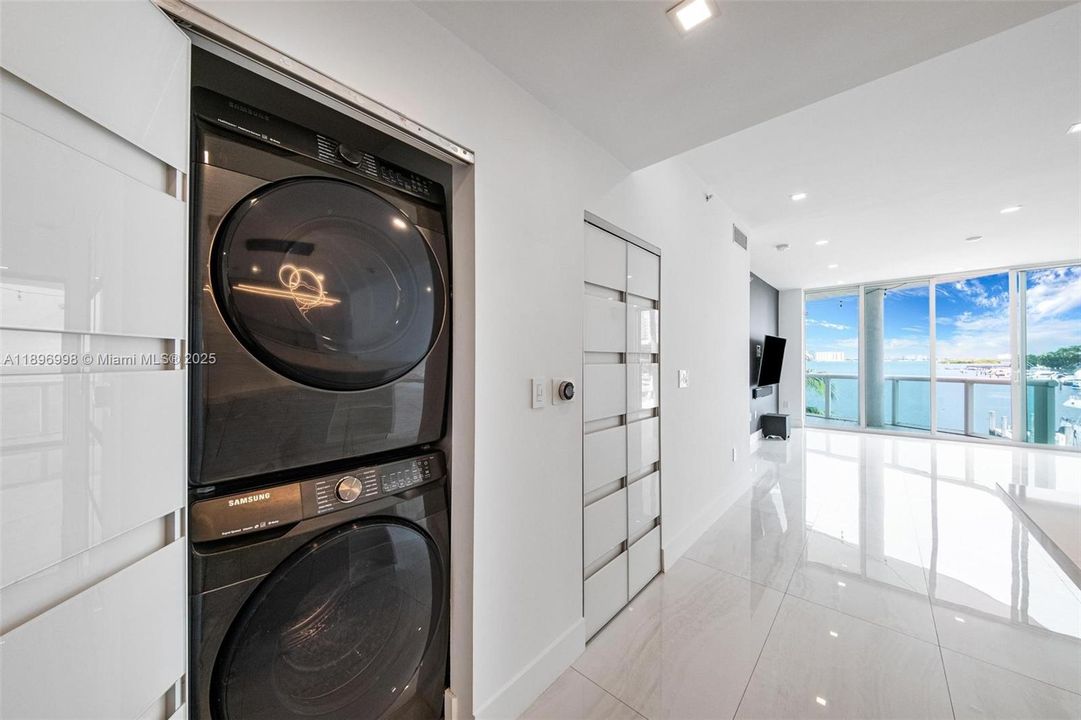 Recently Rented: $5,300 (3 beds, 2 baths, 1336 Square Feet)