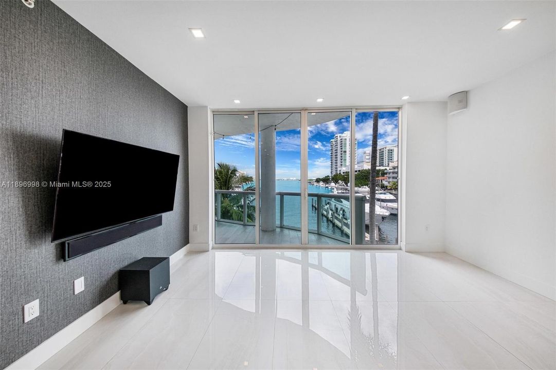 Recently Rented: $5,300 (3 beds, 2 baths, 1336 Square Feet)