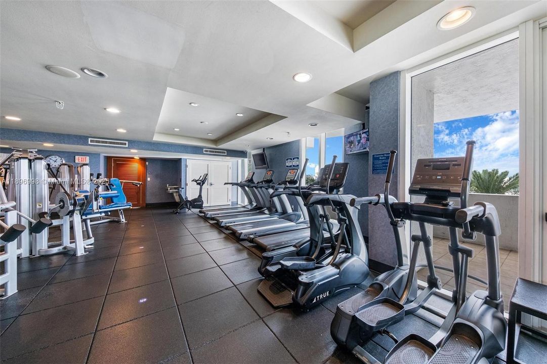 Recently Rented: $5,300 (3 beds, 2 baths, 1336 Square Feet)