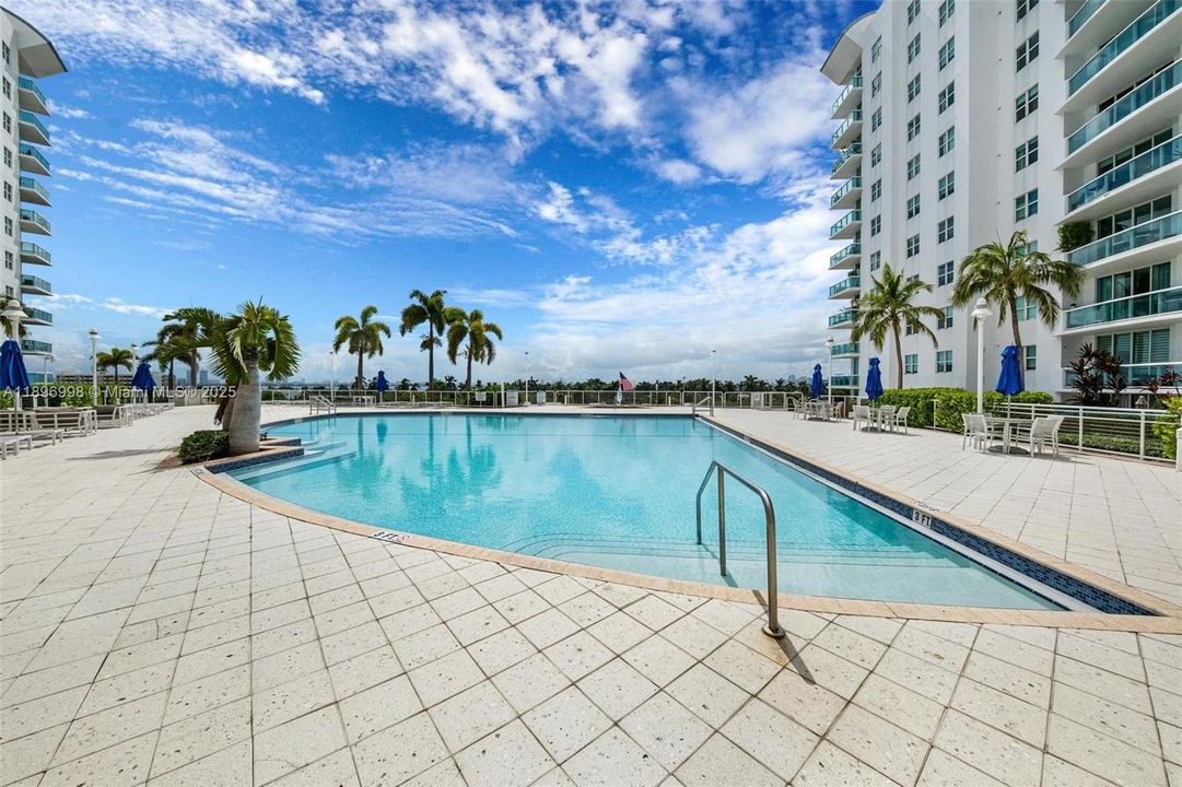 Recently Rented: $5,300 (3 beds, 2 baths, 1336 Square Feet)