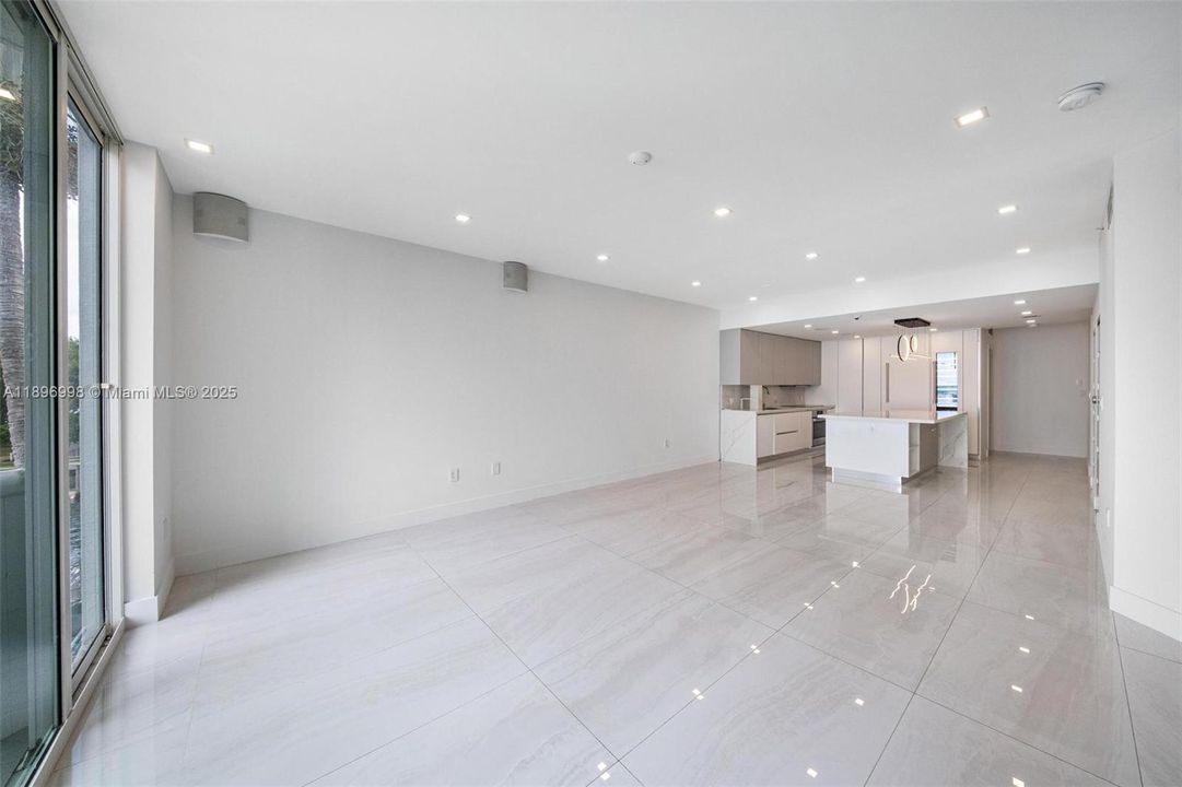 Recently Rented: $5,300 (3 beds, 2 baths, 1336 Square Feet)