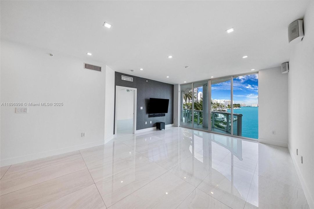 Recently Rented: $5,300 (3 beds, 2 baths, 1336 Square Feet)