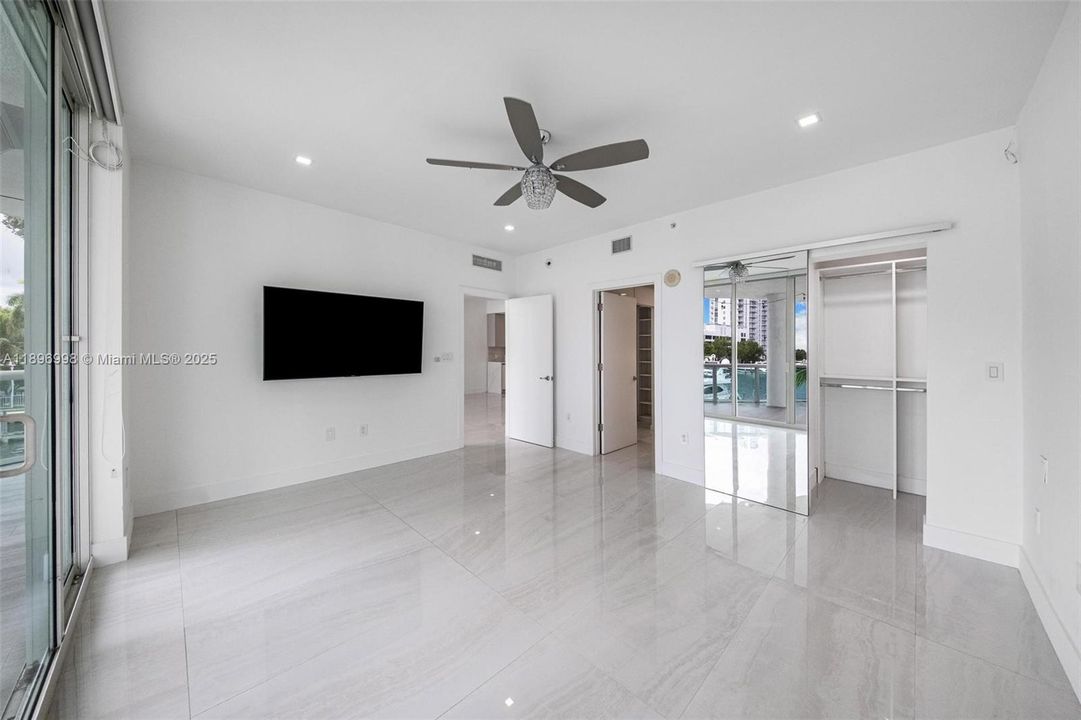 Recently Rented: $5,300 (3 beds, 2 baths, 1336 Square Feet)