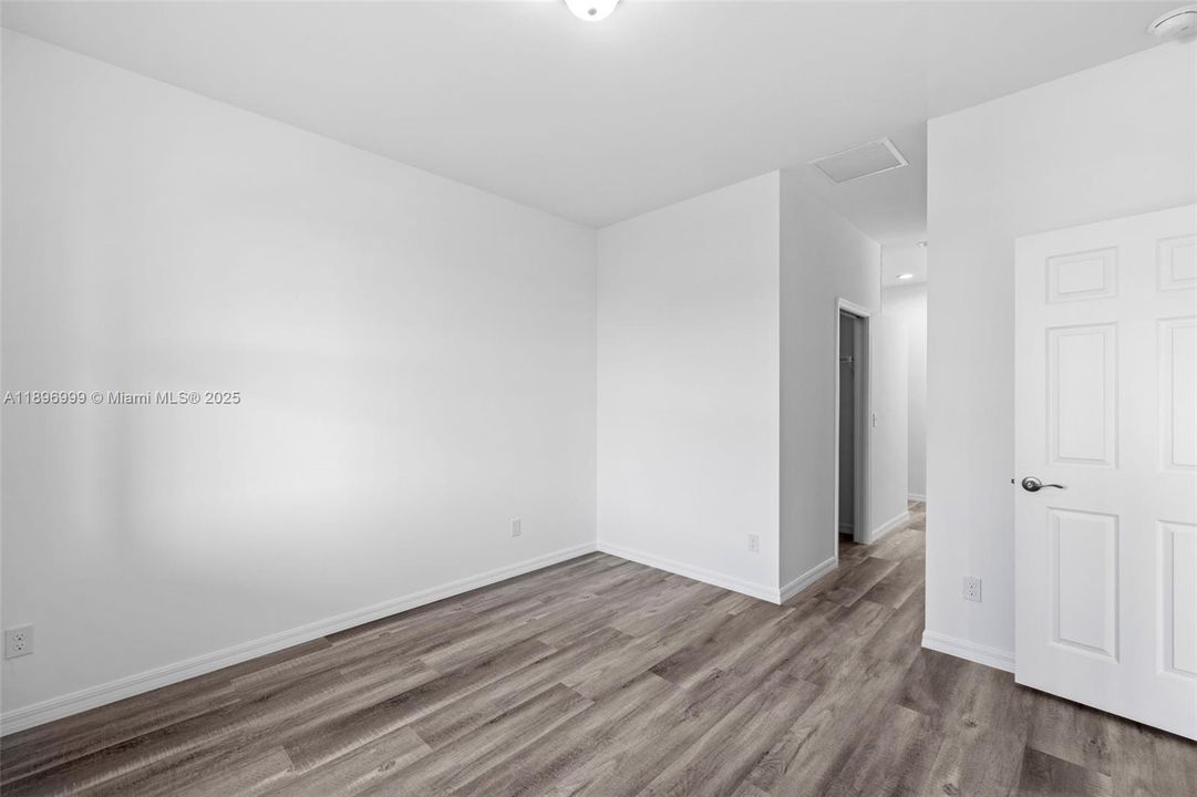 待售: $380,000 (4 贝兹, 2 浴室, 1921 平方英尺)