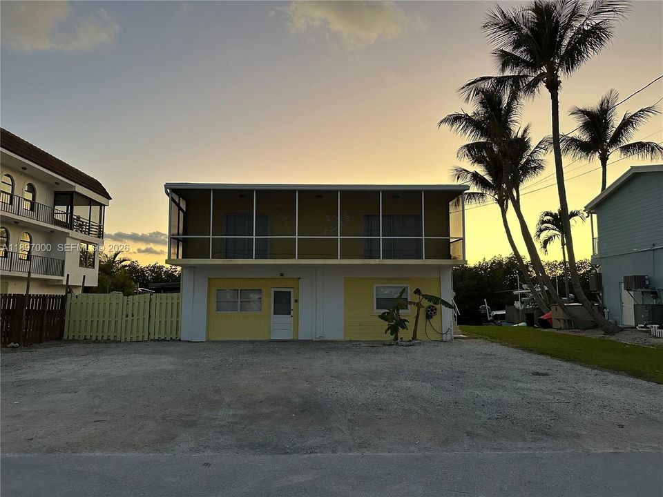 For Sale: $1,599,000 (4 beds, 2 baths, 1680 Square Feet)