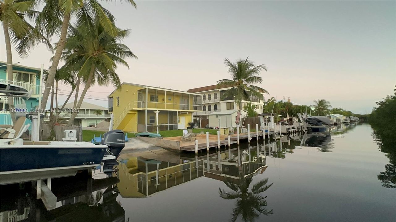 For Sale: $1,990,000 (4 beds, 2 baths, 1680 Square Feet)