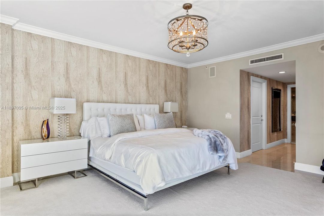 For Sale: $2,825,000 (3 beds, 3 baths, 2840 Square Feet)