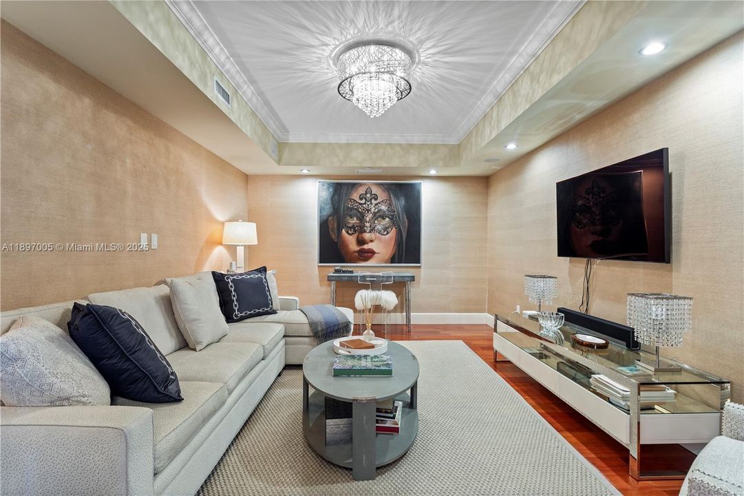 For Sale: $2,825,000 (3 beds, 3 baths, 2840 Square Feet)