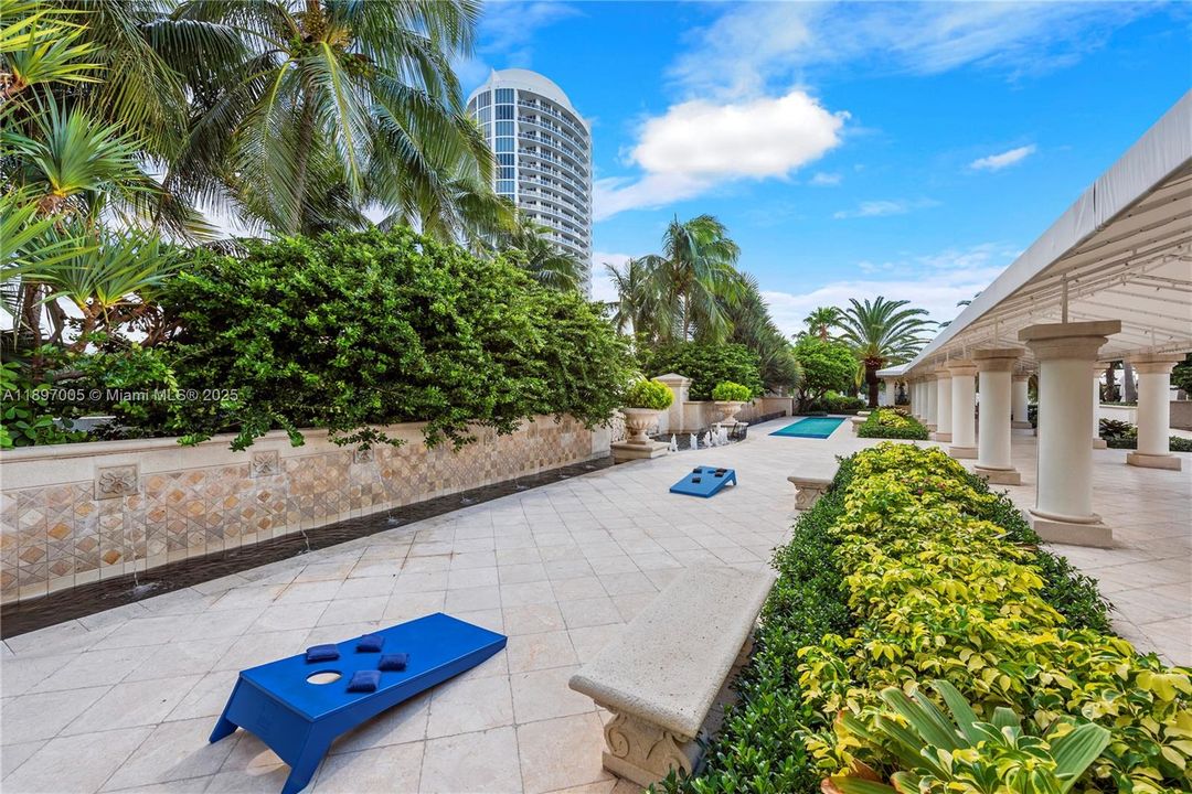 For Sale: $2,825,000 (3 beds, 3 baths, 2840 Square Feet)