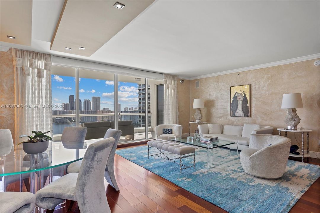 For Sale: $2,825,000 (3 beds, 3 baths, 2840 Square Feet)