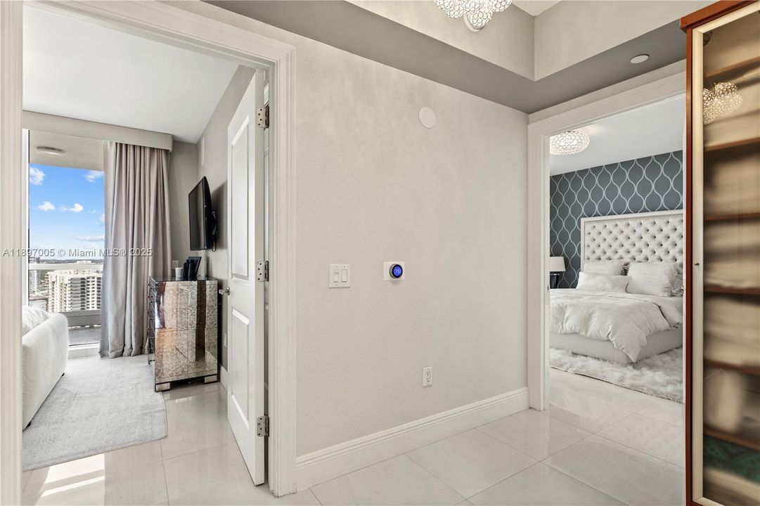 For Sale: $2,825,000 (3 beds, 3 baths, 2840 Square Feet)