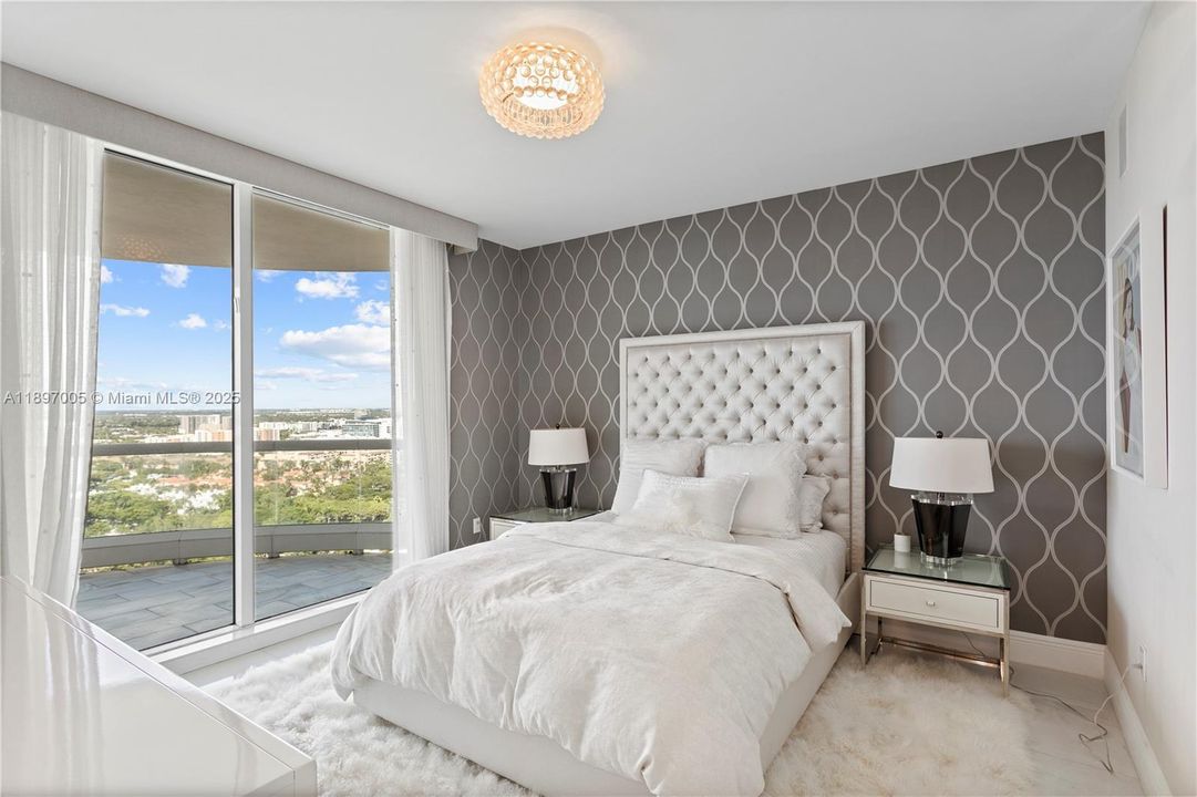 For Sale: $2,825,000 (3 beds, 3 baths, 2840 Square Feet)