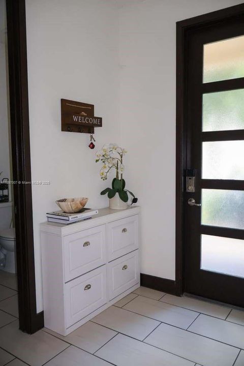 En Venta: $570,000 (3 camas, 2 baños, 1743 Pies cuadrados)