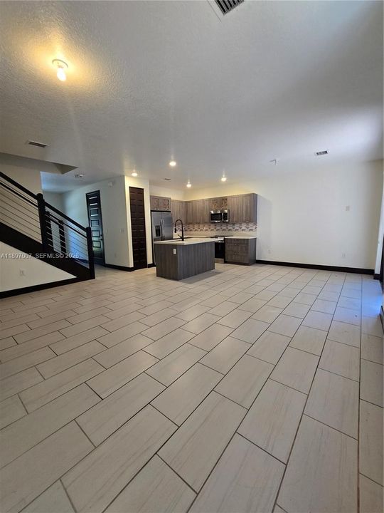 待售: $570,000 (3 贝兹, 2 浴室, 1743 平方英尺)