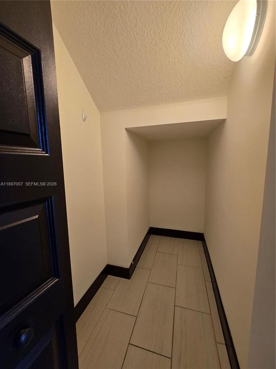 待售: $570,000 (3 贝兹, 2 浴室, 1743 平方英尺)