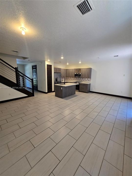 待售: $570,000 (3 贝兹, 2 浴室, 1743 平方英尺)