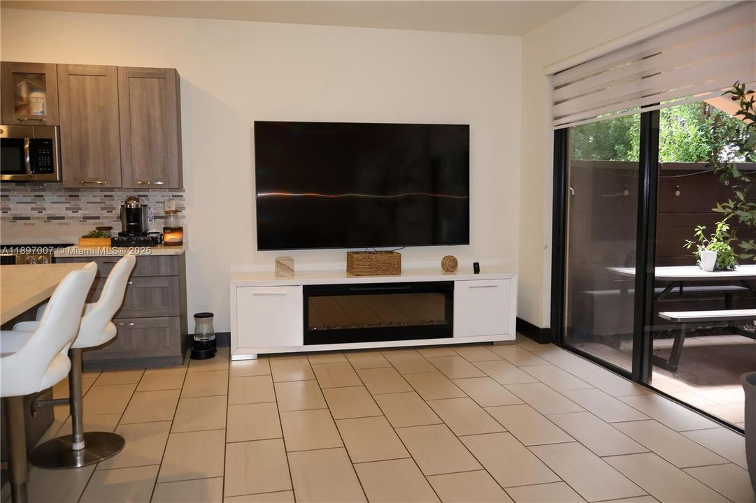 En Venta: $570,000 (3 camas, 2 baños, 1743 Pies cuadrados)