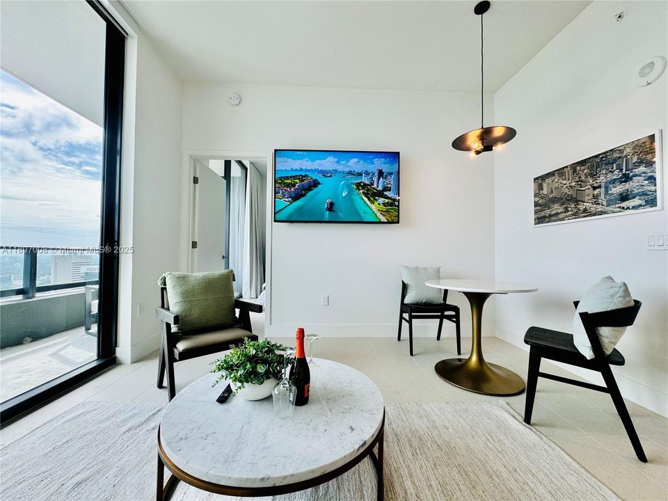 For Rent: $4,900 (1 beds, 1 baths, 505 Square Feet)