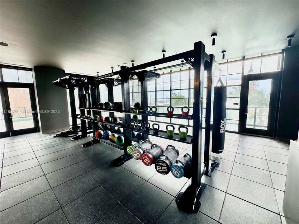 For Rent: $4,900 (1 beds, 1 baths, 505 Square Feet)