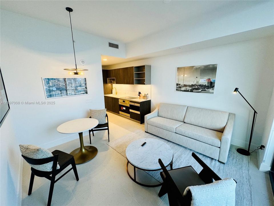 For Rent: $4,900 (1 beds, 1 baths, 505 Square Feet)