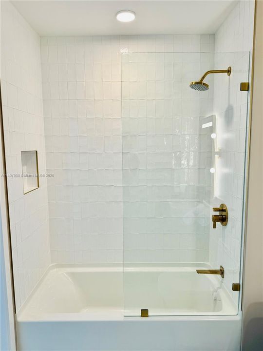 For Rent: $4,900 (1 beds, 1 baths, 505 Square Feet)