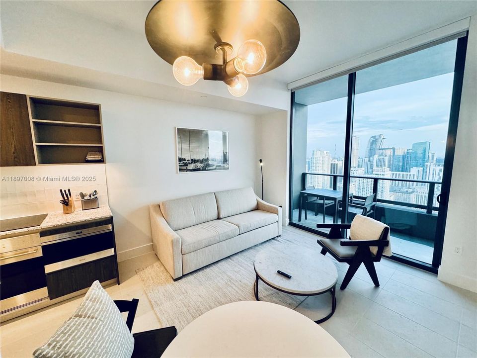 For Rent: $4,900 (1 beds, 1 baths, 505 Square Feet)