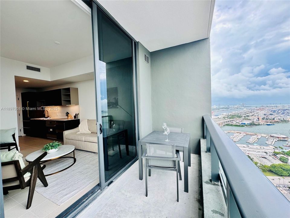 For Rent: $4,900 (1 beds, 1 baths, 505 Square Feet)