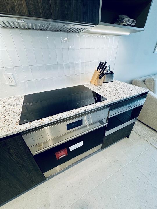 For Rent: $4,900 (1 beds, 1 baths, 505 Square Feet)