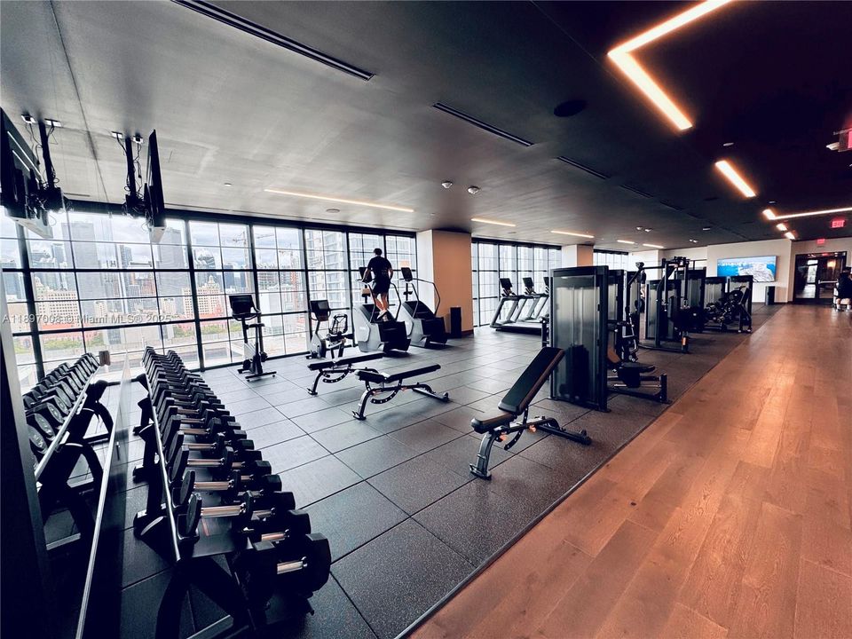 For Rent: $4,900 (1 beds, 1 baths, 505 Square Feet)