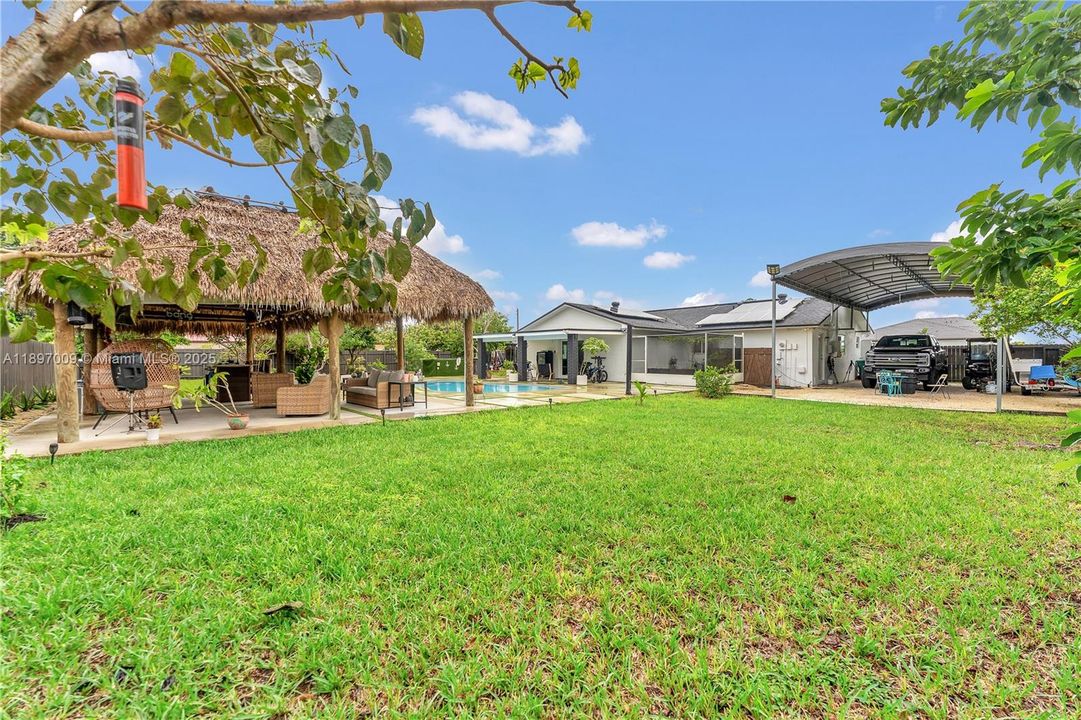 Recently Sold: $719,900 (4 beds, 3 baths, 1628 Square Feet)