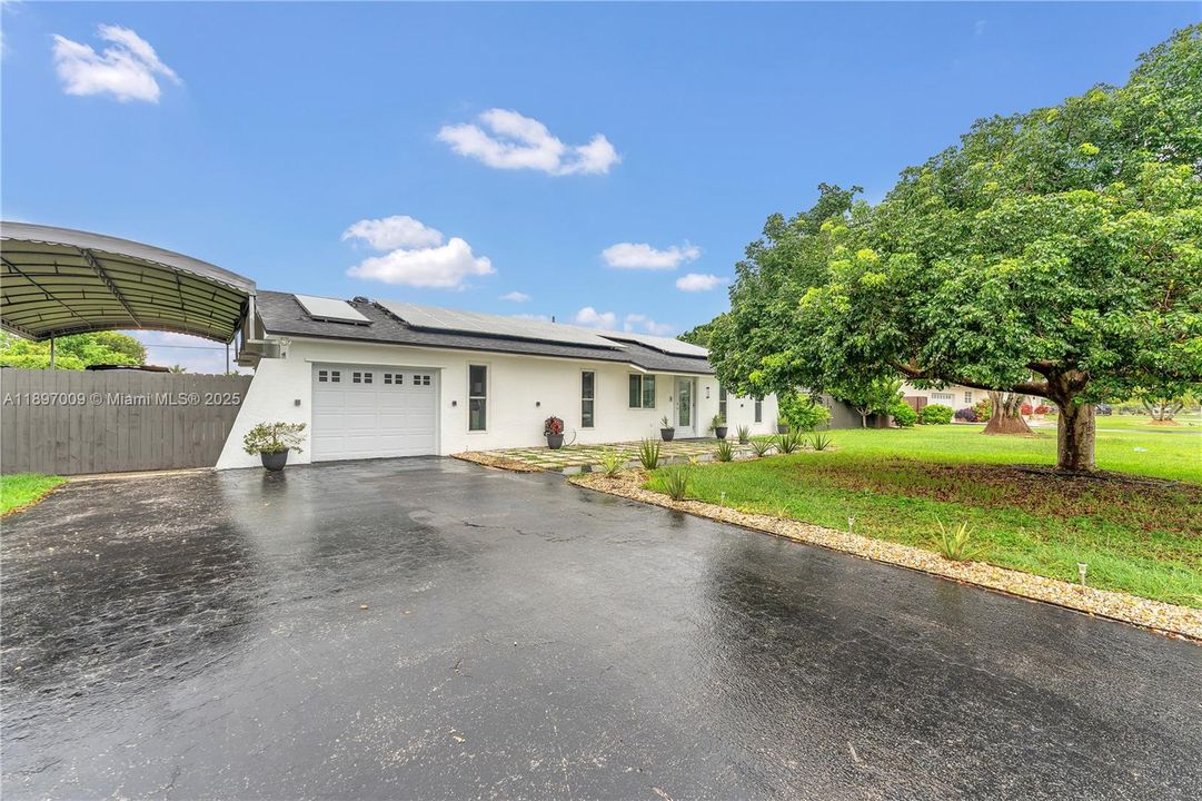 Recently Sold: $719,900 (4 beds, 3 baths, 1628 Square Feet)