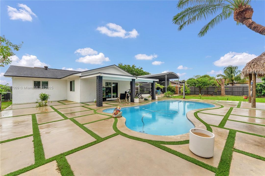 Recently Sold: $719,900 (4 beds, 3 baths, 1628 Square Feet)