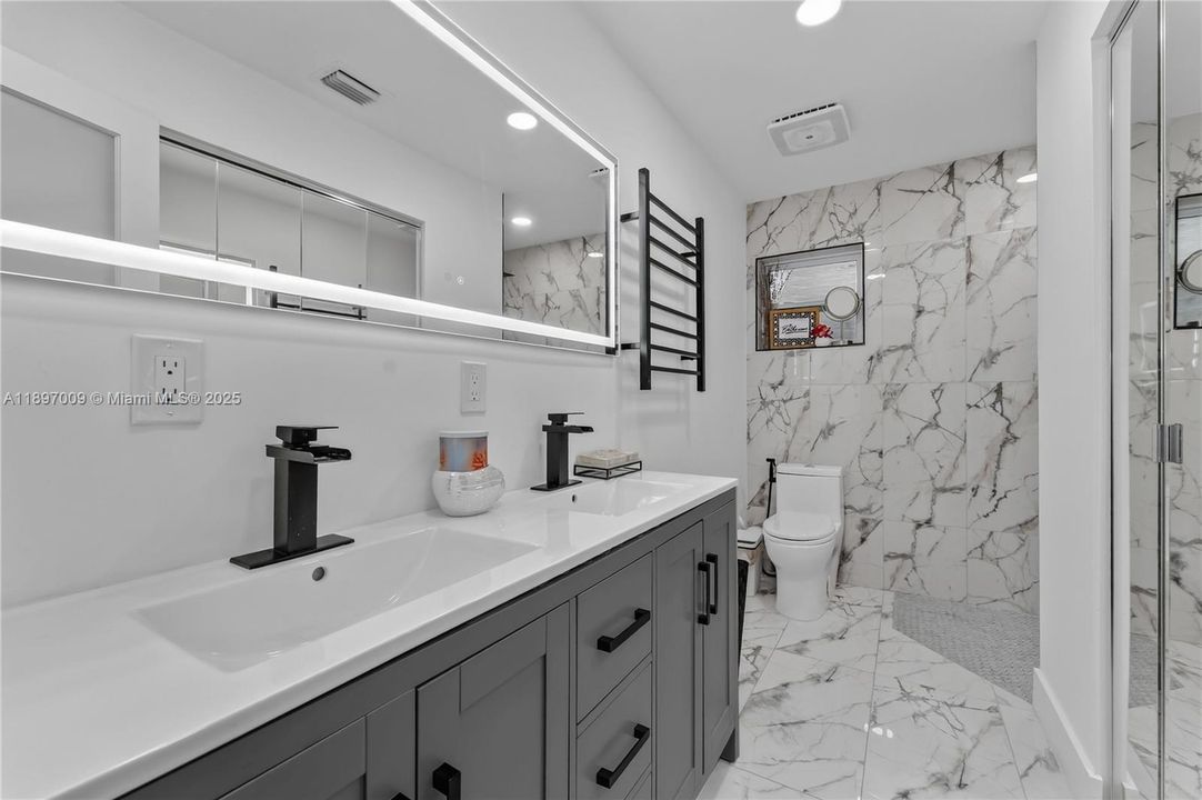 Recently Sold: $719,900 (4 beds, 3 baths, 1628 Square Feet)