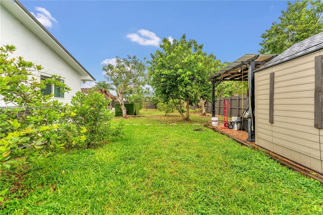 Recently Sold: $719,900 (4 beds, 3 baths, 1628 Square Feet)