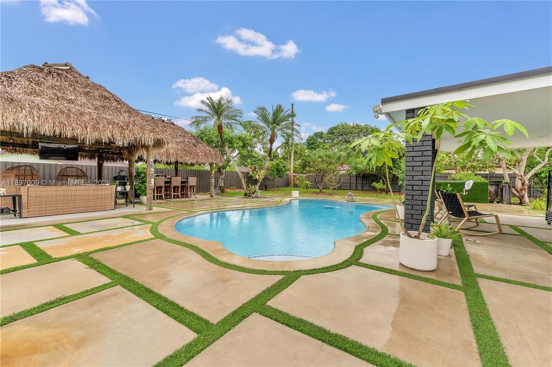 Recently Sold: $719,900 (4 beds, 3 baths, 1628 Square Feet)