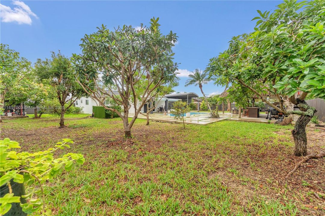 Recently Sold: $719,900 (4 beds, 3 baths, 1628 Square Feet)